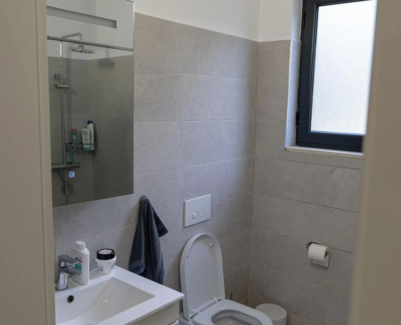 Crystal Beach Radhime Vlore 0*,  Albania