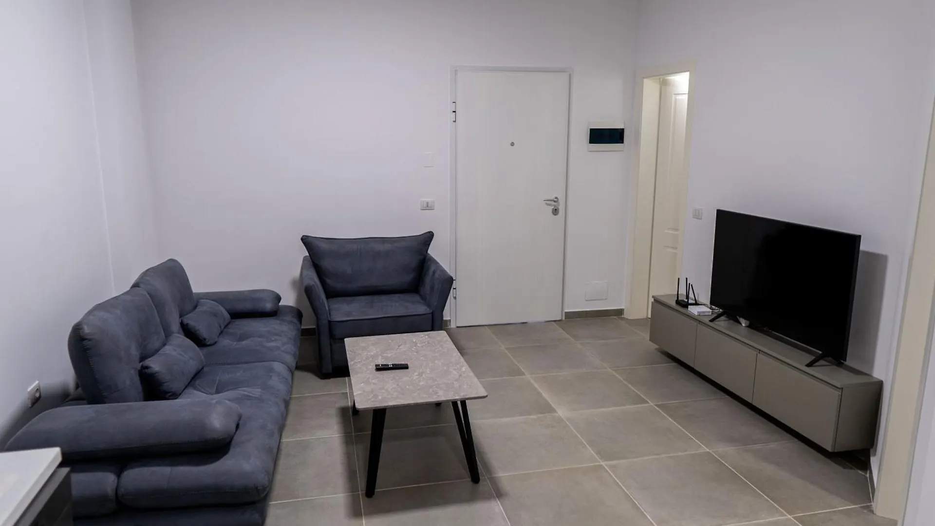 Crystal Beach Radhime Vlorë 0*,